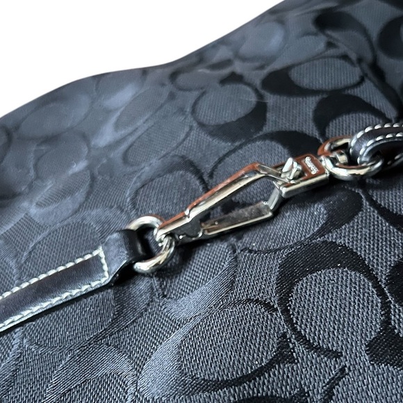 COACH Hampton Signature Clip Shoulder Bag - Picture 3 of 6